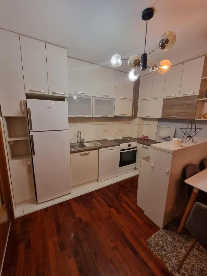 5 Star Apartment Podgorica Extérieur photo