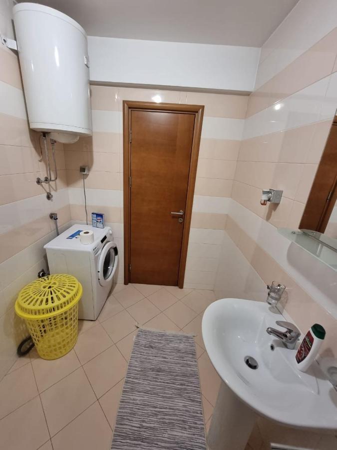 5 Star Apartment Podgorica Extérieur photo