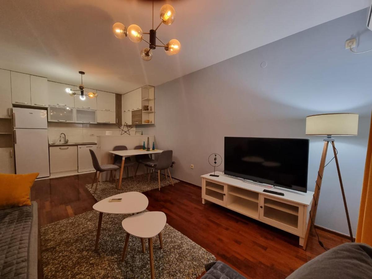 5 Star Apartment Podgorica Extérieur photo