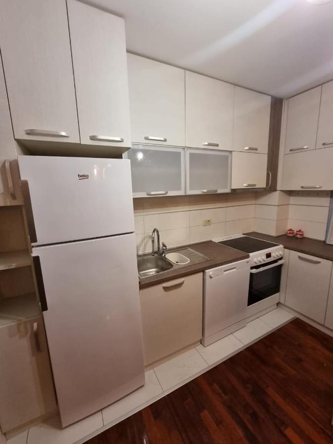 5 Star Apartment Podgorica Extérieur photo
