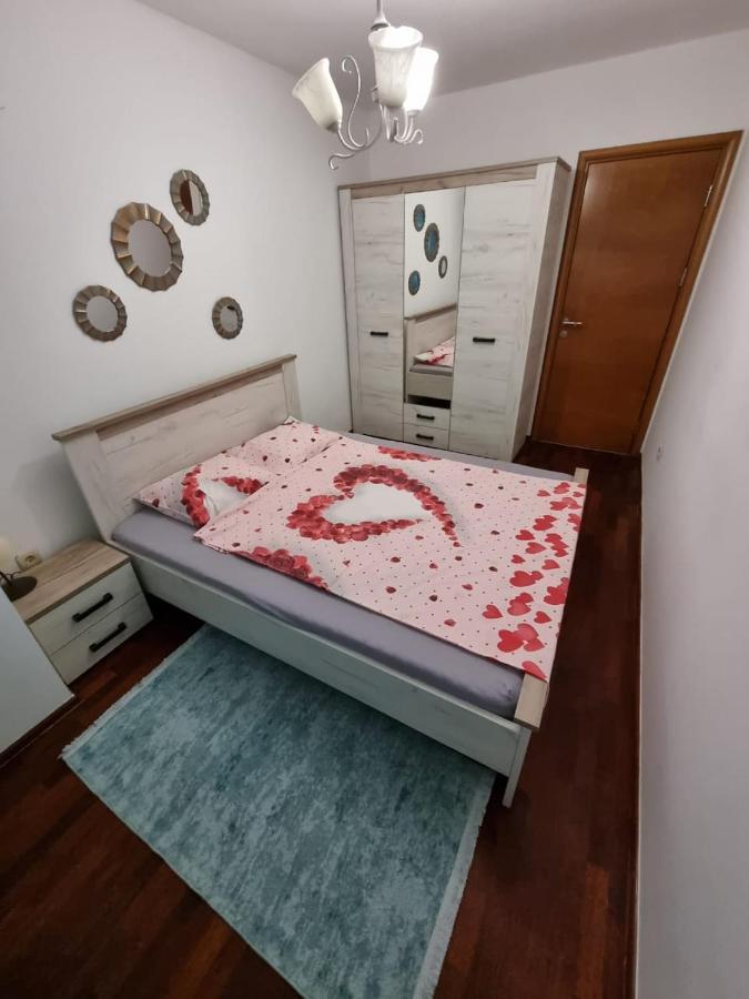 5 Star Apartment Podgorica Extérieur photo